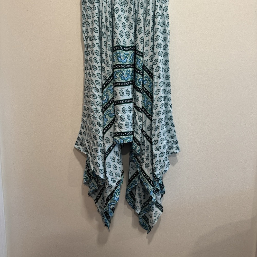 Elegant Teal and White Midi Dress - Picture 15 of 16